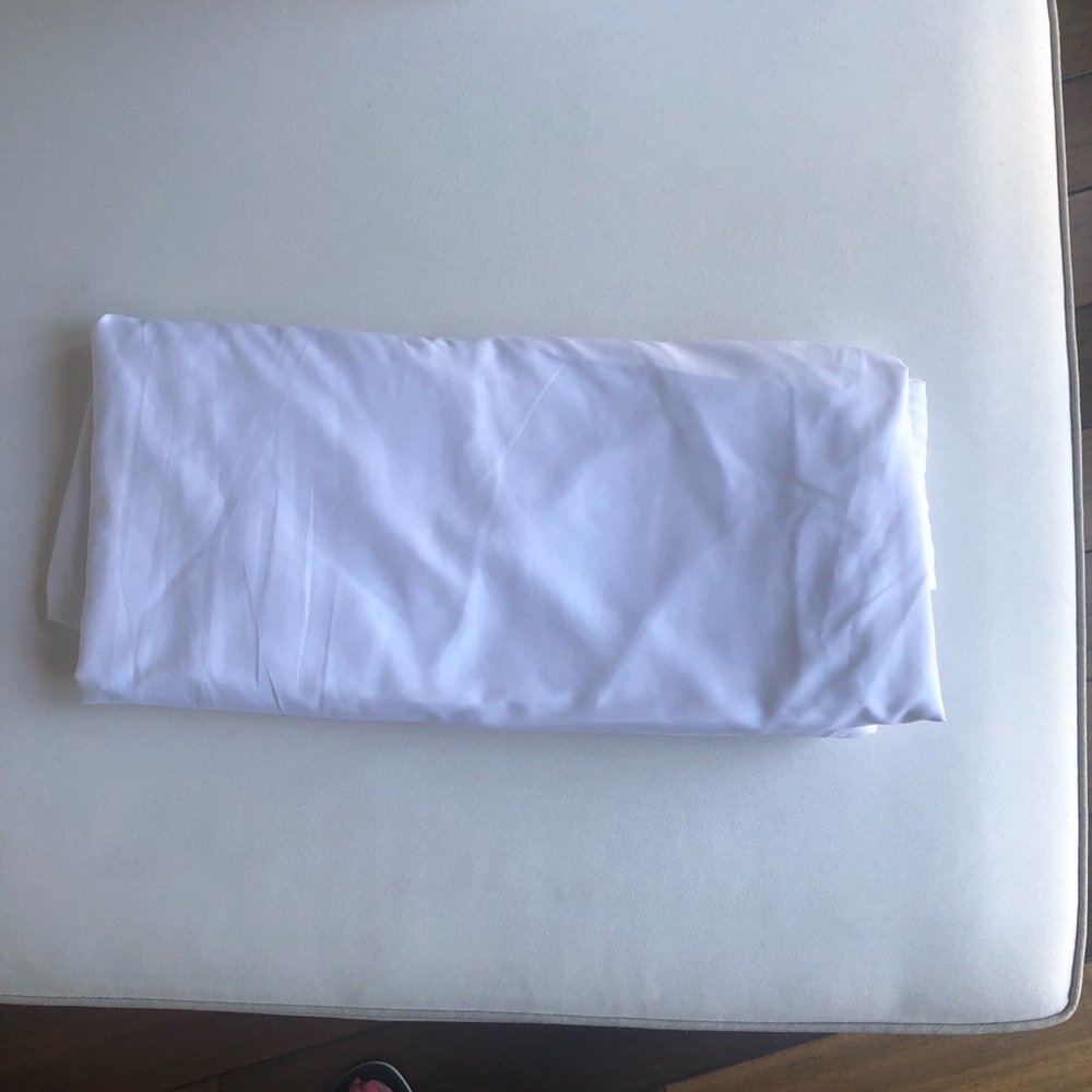 Bedskirt King Size White Tailored!